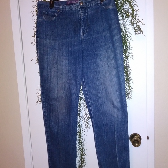 GLORIA VANDERBILT Amanda Jeans - Picture 6 of 10